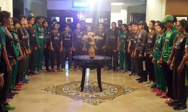 Members-of-the-Pakistan-womens-cricket-team-and-others-stand-in-solidarity-with-occupied-Kashmir