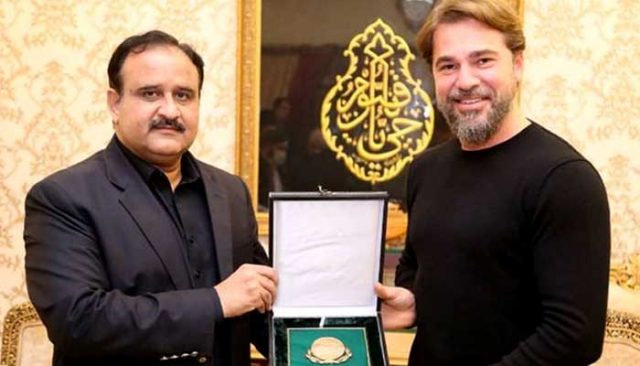 Engin Altan in Pakistan What gifts did Usman Buzdar give the Ertugrul star