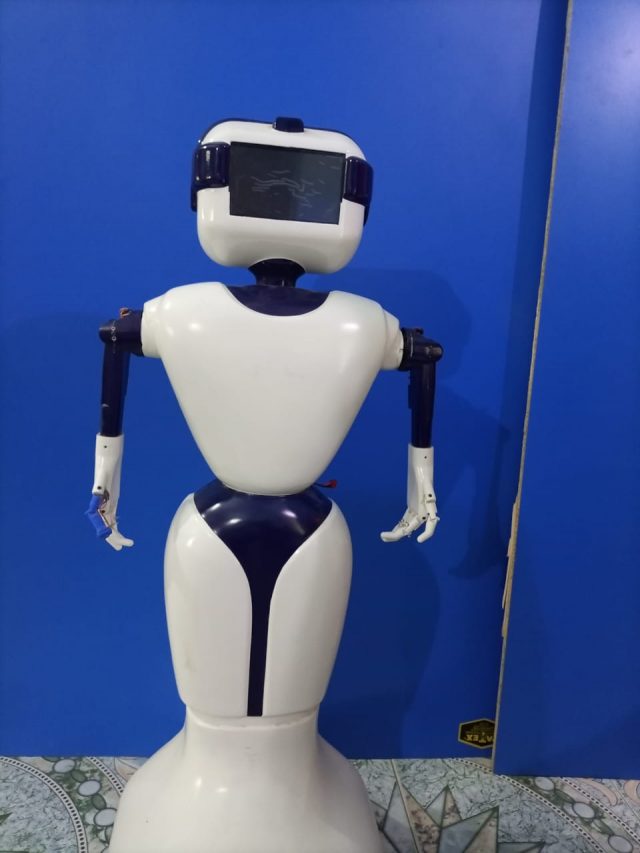 Robot made to help Covid patients