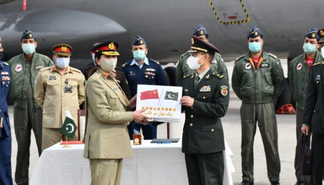 Chinese army donates Covid-19 vaccine to Pak Armed Forces