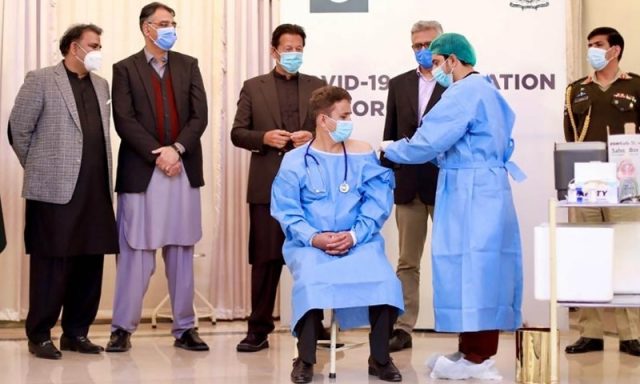 PM Imran kicks off Pakistan's Covid-19 vaccination drive