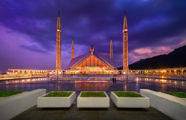Pakistan's Faisal Mosque Listed Among top 50 Most Beautiful Buildings in the World