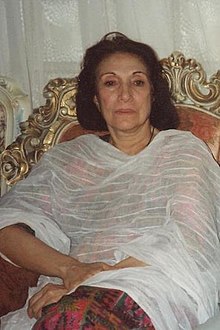 nusrat bhutto