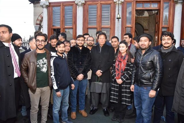 Prime Minister Imran Khan in a group photo with Pakistani students who study in Turkish universities
