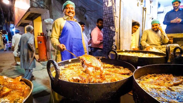 -FOOD-Tour-in-Lahore-Pakistan