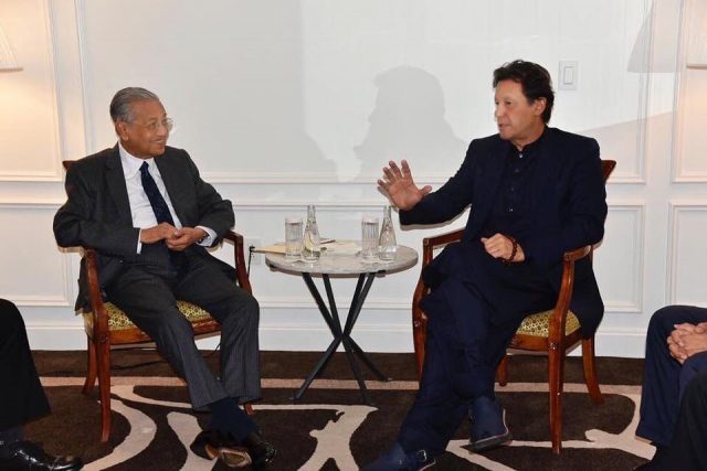 Prime Minister Imran Khan meets Prime Minister of Malaysia Mahathir Muhammad