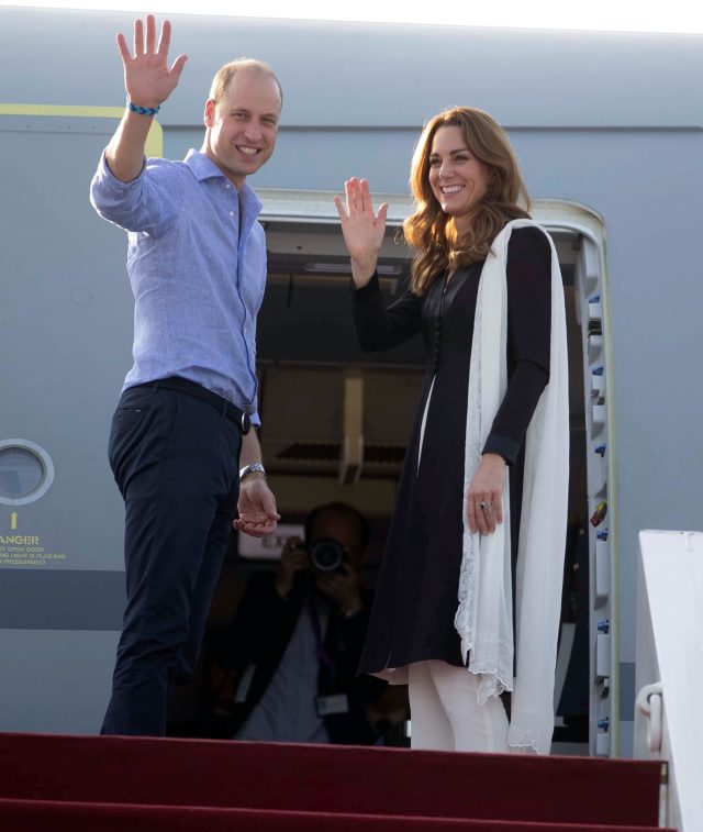 Prince-William-and-Catherine-Duchess-of-Cambridge-depart-from-Islamabad-for-Brita