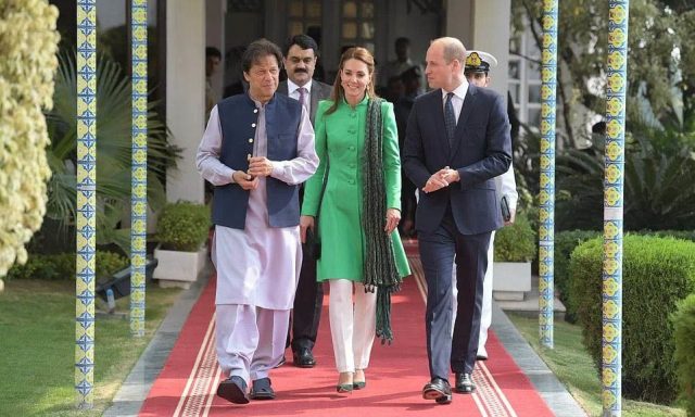 rime Minister ImranKhanPTI meeting Duke and Duchess of Cambridge in Islamabad.