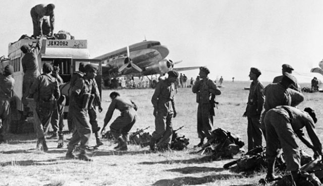 Landing-of-Indian-Troops-in-Srinagar-in-1947