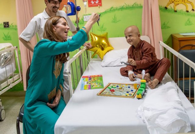 Britain's Prince William and Catherine, Duchess of Cambridge visit a patient at the Shaukat Khanum Memorial Cancer Hospital in Lahore, Pakistan October 17, 2019. Arthur Edwards/Pool via REUTERS