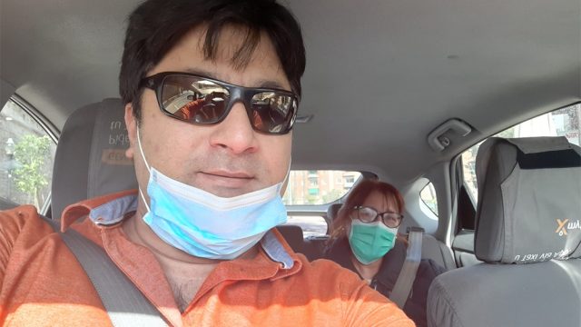 Sheraz Syed transports a healthcare worker for free.