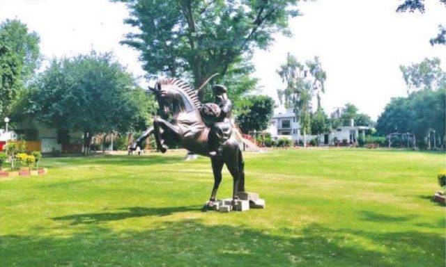 Ertugrul gets a statue in Lahore