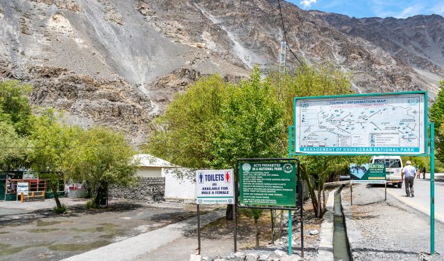 In green jobs boost, communities get bigger role running Pakistan's national parks