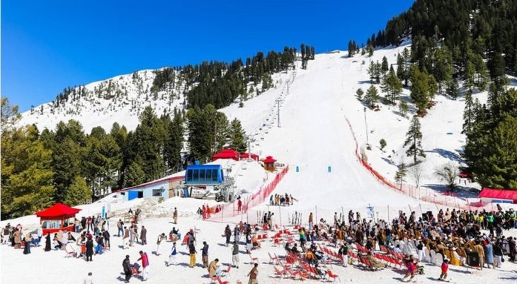 Snowboarding festival kicks off in Malam Jabba
