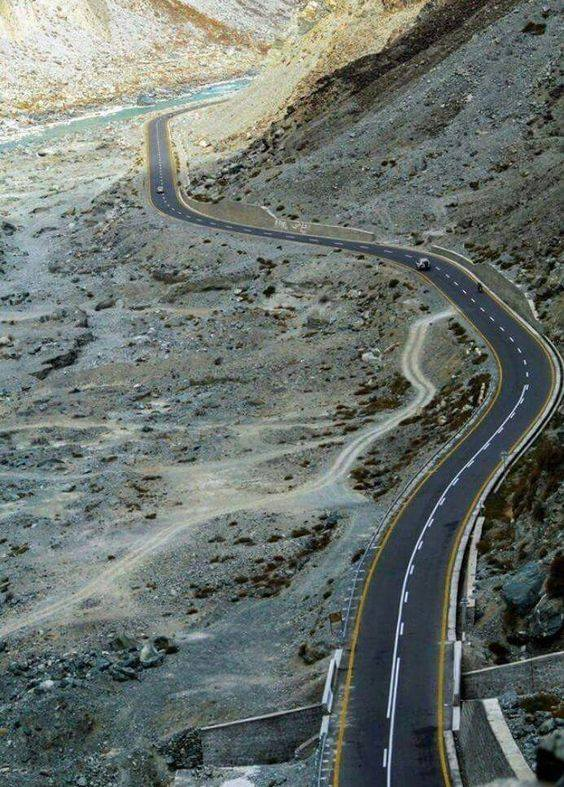 13 Karakoram-Highway-13